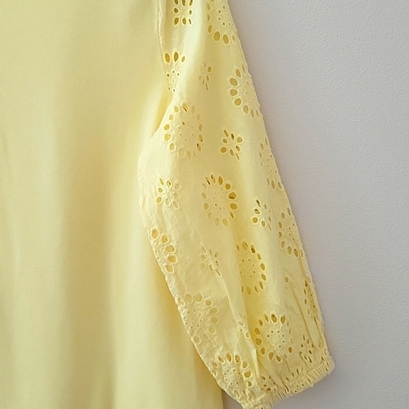 Belle By Kim Gravel Yellow TripleLuxe Knit Eyelet 3/4 Sleeve Top Size Small - Picture 2 of 6